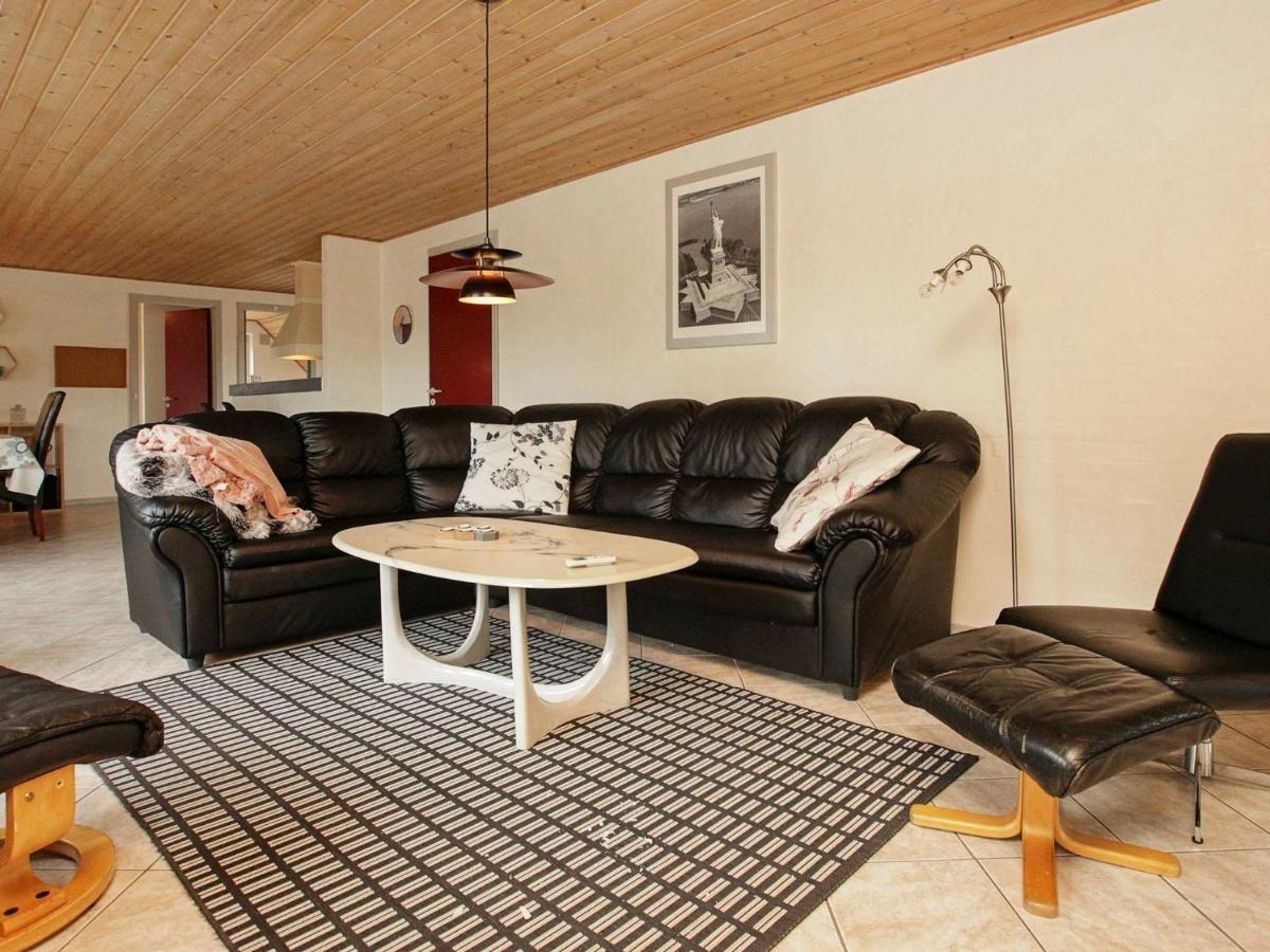 10 Person Holiday Home In Bl Vand Blåvand 객실 사진